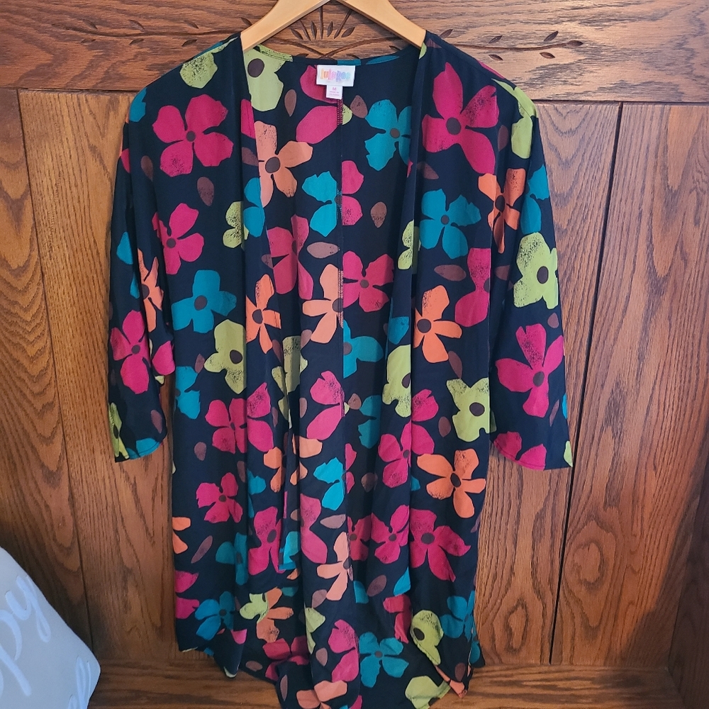 LulaRoe floral Lindsay Kimona